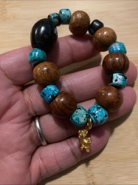 Frog 🐸 Handmade Turquoise Glass & Wood Bead Stretch Bracelet